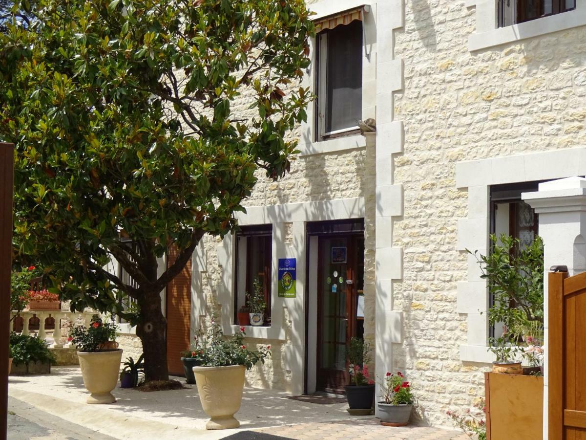 Aux Orangers Hotel Luxé Exterior foto